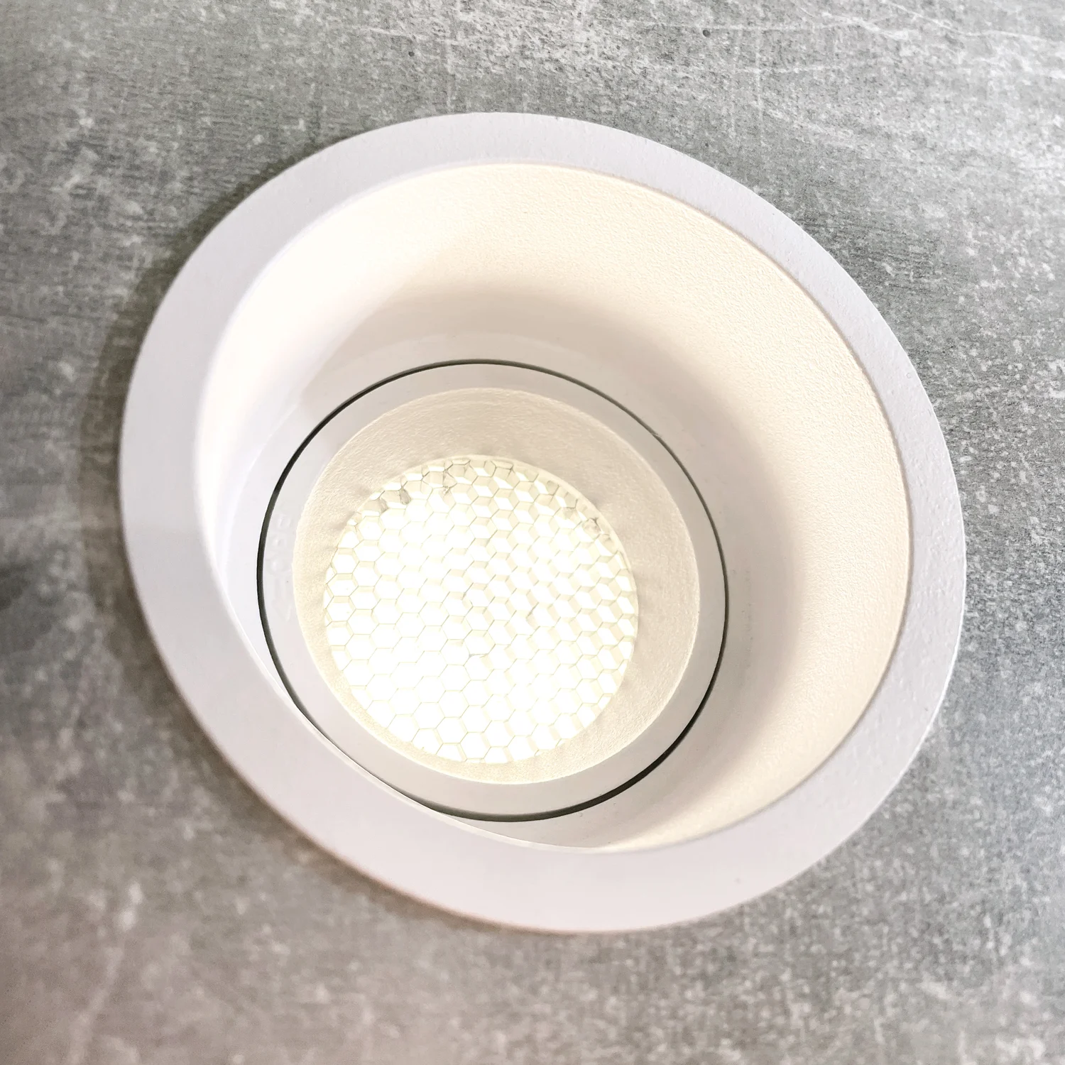 4532-1C Врезные потолочные светильники Favourite 4532-1C Lamppu