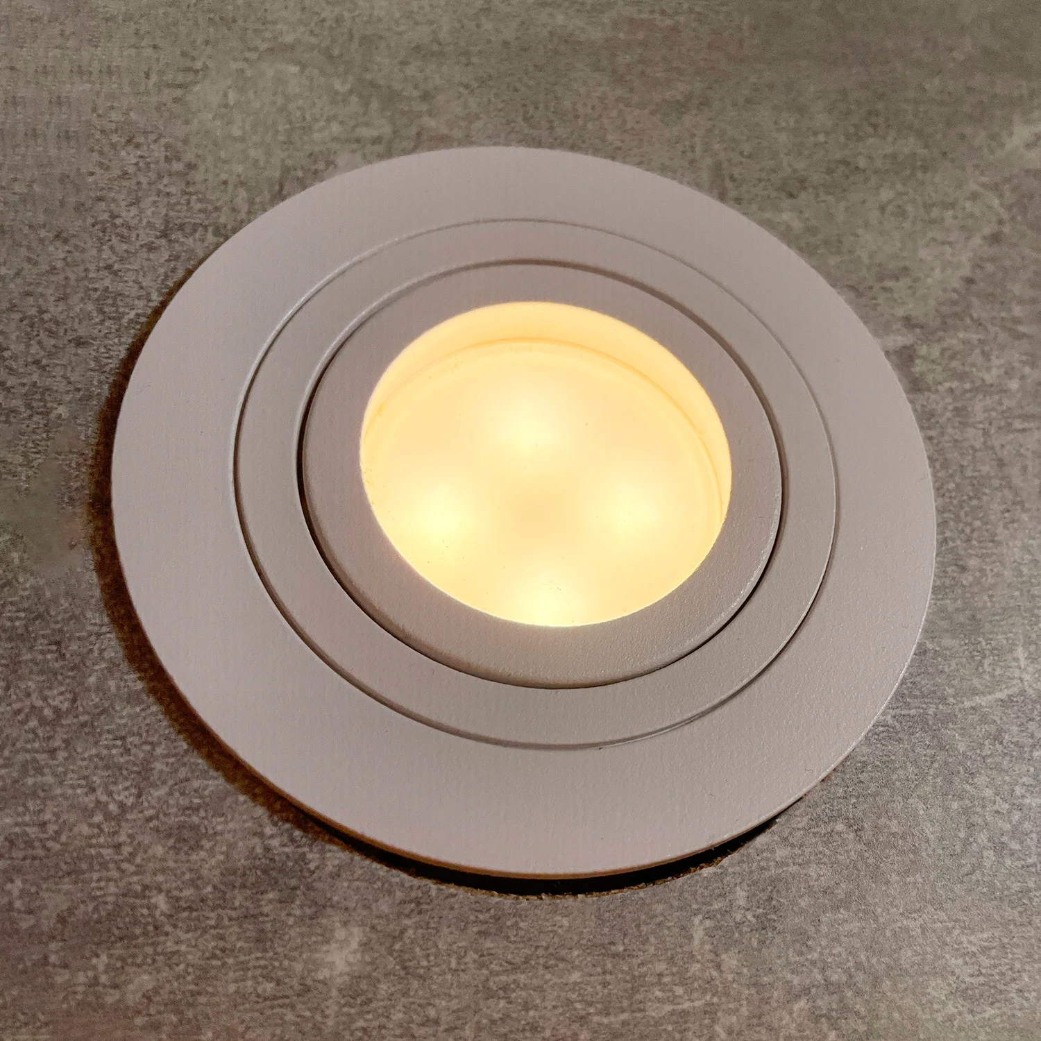 4541-1C Врезные потолочные светильники Favourite 4541-1C Lamppu