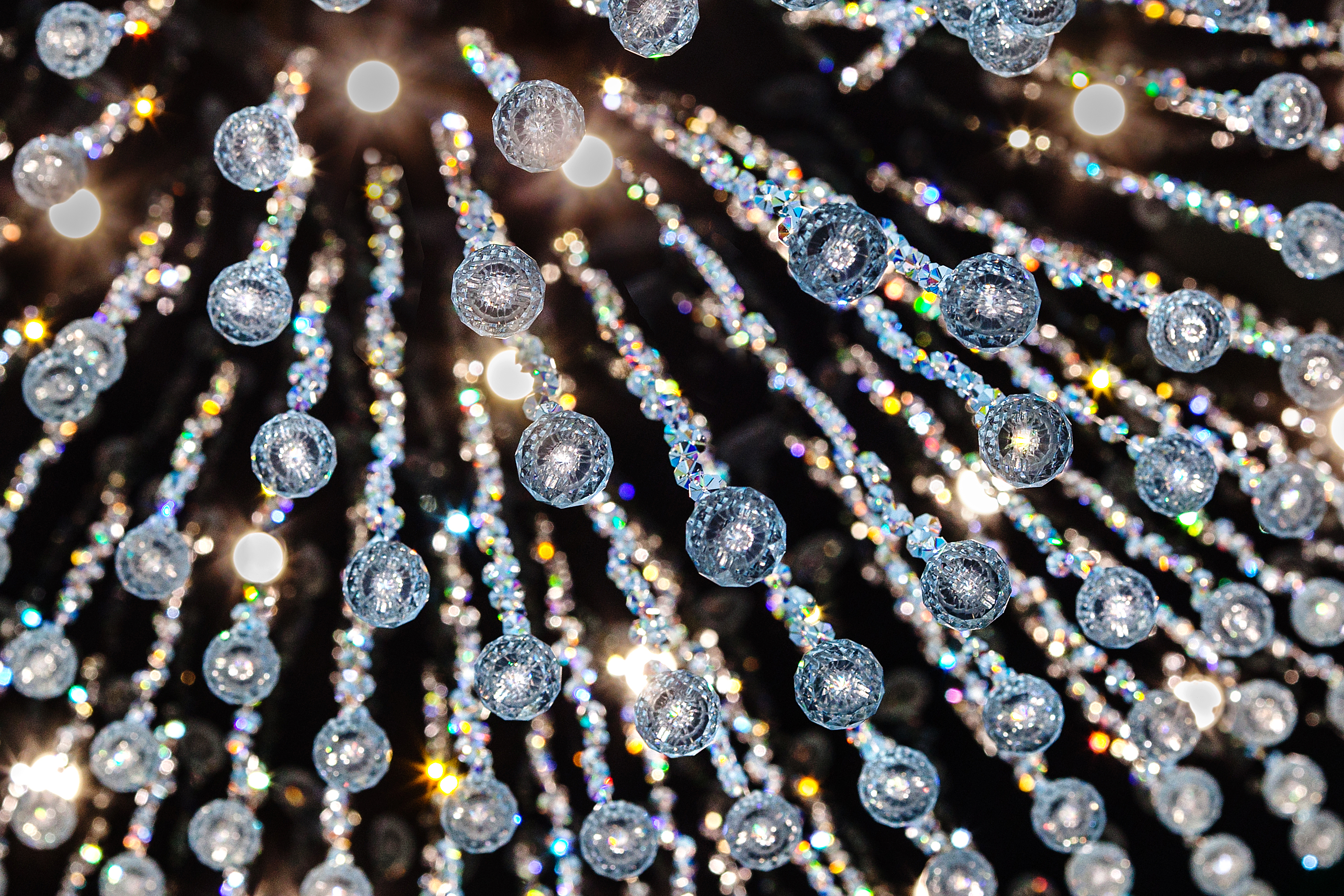 Favourite освещает знаковые пространства Москвы  Favourite освещает знаковые пространства Москвы