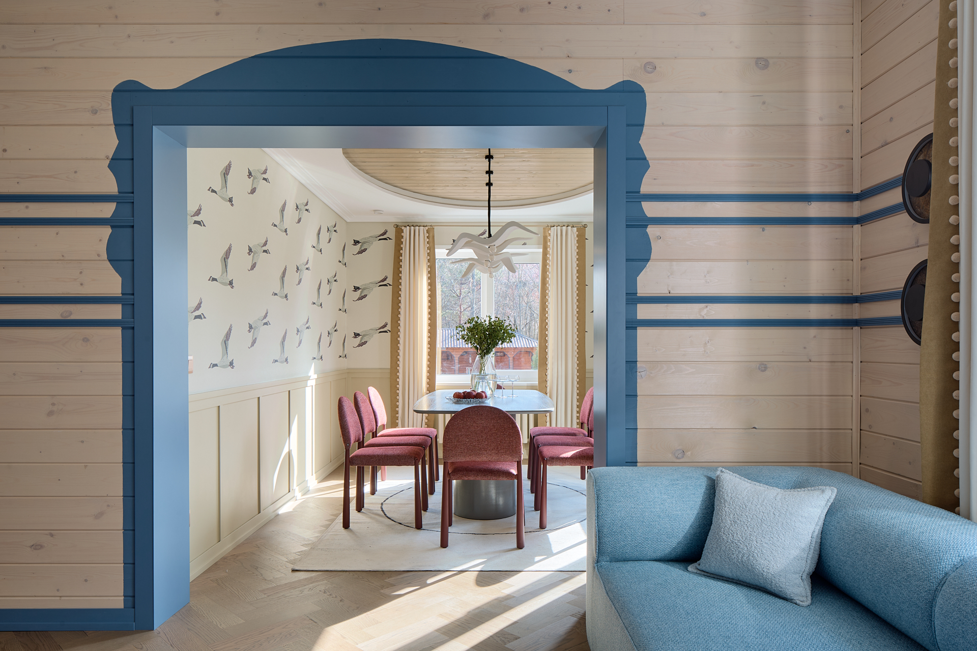 Интерьер гостиной-столовой «Летят Гуси» от дизайнера Мусиной Элины  Интерьер гостиной-столовой «Летят Гуси» от дизайнера Мусиной Элины