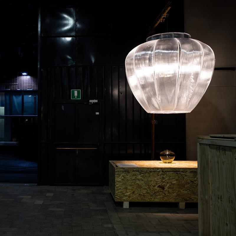 Тициано Вудафьери: лампа из переработанного пластика Тициано Вудафьери: лампа из переработанного пластика