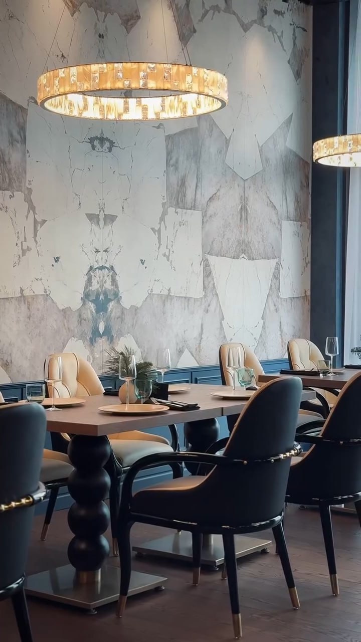 Световой акцент Favourite в интерьере ресторана SHATÉ  Световой акцент Favourite в интерьере ресторана SHATÉ