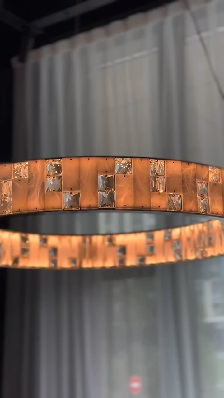 Световой акцент Favourite в интерьере ресторана SHATÉ  Световой акцент Favourite в интерьере ресторана SHATÉ