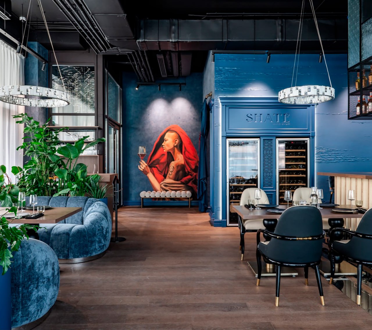 Световой акцент Favourite в интерьере ресторана SHATÉ  Световой акцент Favourite в интерьере ресторана SHATÉ