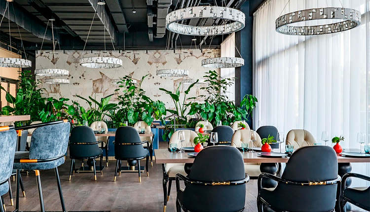 Световой акцент Favourite в интерьере ресторана SHATÉ Световой акцент Favourite в интерьере ресторана SHATÉ