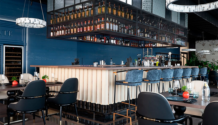 Световой акцент Favourite в интерьере ресторана SHATÉ Световой акцент Favourite в интерьере ресторана SHATÉ