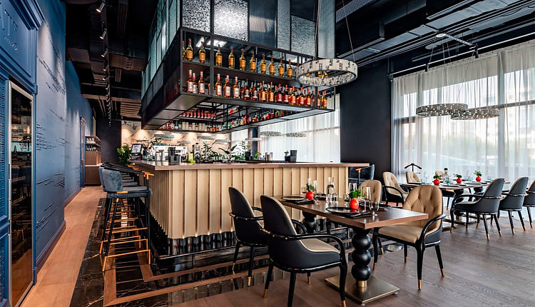 Световой акцент Favourite в интерьере ресторана SHATÉ Световой акцент Favourite в интерьере ресторана SHATÉ