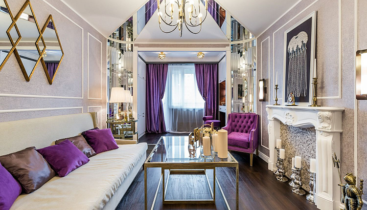 Зал и 150 зеркал Зал и 150 зеркал