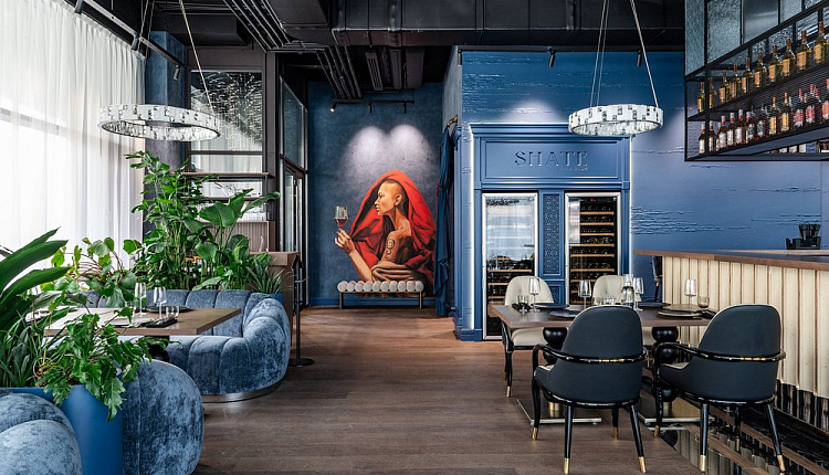 Световой акцент Favourite в интерьере ресторана SHATÉ Световой акцент Favourite в интерьере ресторана SHATÉ