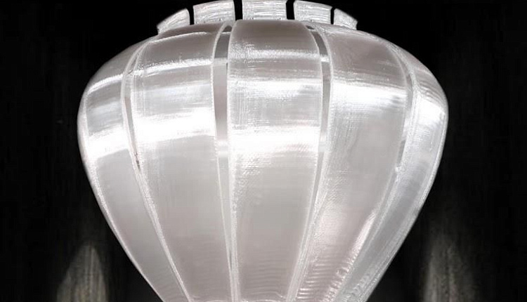 Тициано Вудафьери: лампа из переработанного пластика Тициано Вудафьери: лампа из переработанного пластика