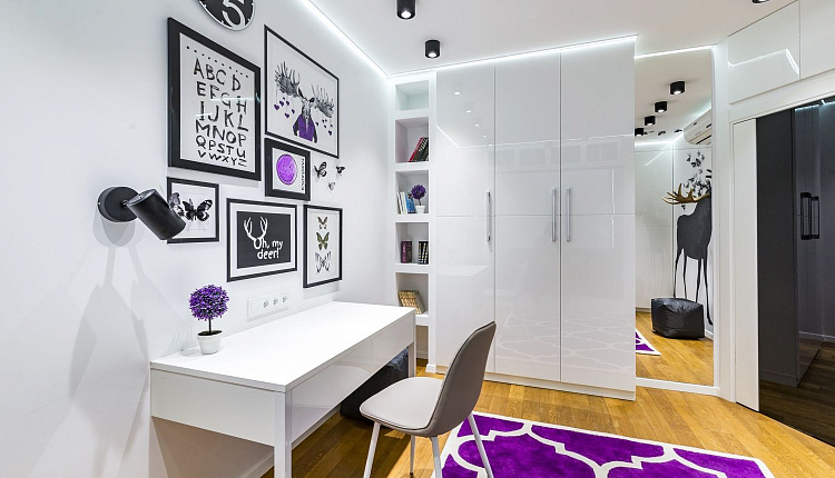 Лось в бабочках