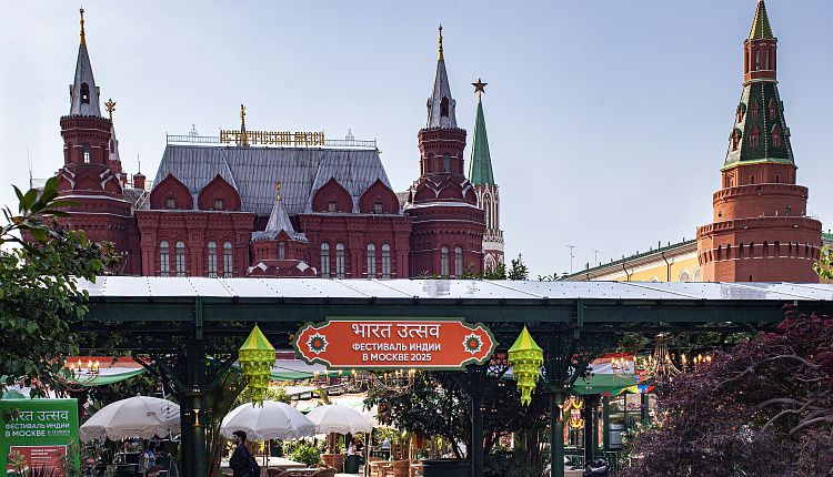 Люстры Favourite на Манежной площади Люстры Favourite на Манежной площади