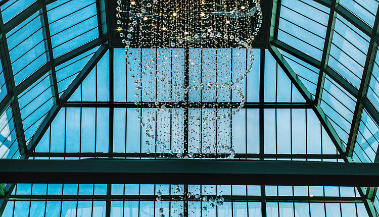 Favourite освещает знаковые пространства Москвы  Favourite освещает знаковые пространства Москвы