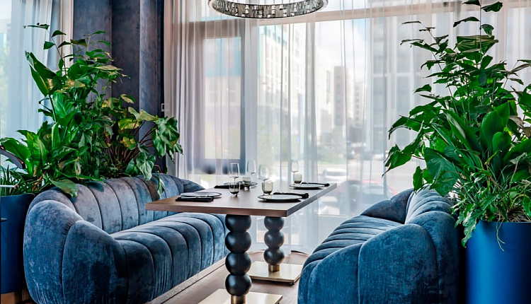 Световой акцент Favourite в интерьере ресторана SHATÉ  Световой акцент Favourite в интерьере ресторана SHATÉ