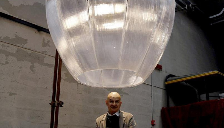 Тициано Вудафьери: лампа из переработанного пластика Тициано Вудафьери: лампа из переработанного пластика