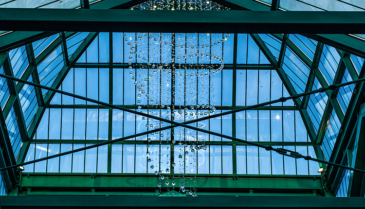 Favourite освещает знаковые пространства Москвы  Favourite освещает знаковые пространства Москвы