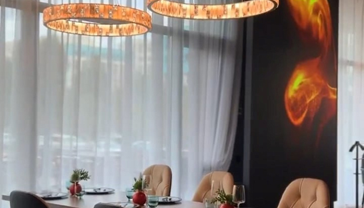 Световой акцент Favourite в интерьере ресторана SHATÉ  Световой акцент Favourite в интерьере ресторана SHATÉ