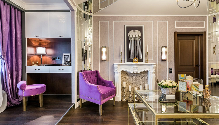 Зал и 150 зеркал Зал и 150 зеркал